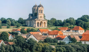 Не куни се лажно