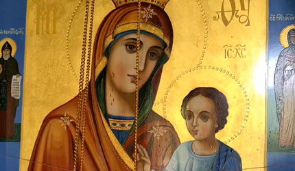 Промироточила Иверска икона Мајке Божије (видео)