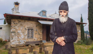 Бол се лечи љубављу – речи и поуке Светог Пајсија Светогорца