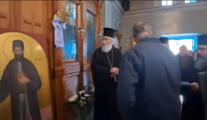 Миро у болничком ходнику: знак наде усред људске патње